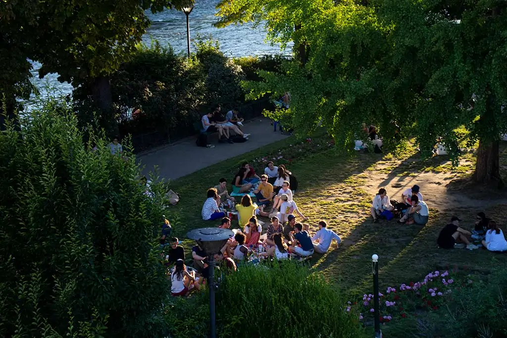 Late Night Picnic at the Square du Vert-Galant